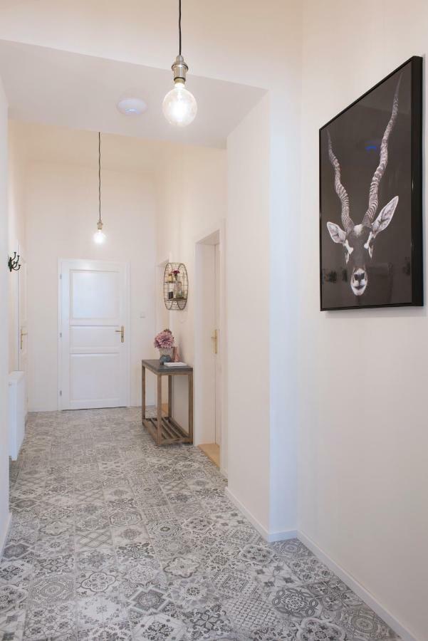 Kent Ridge Loft Apartment Прага Екстериор снимка