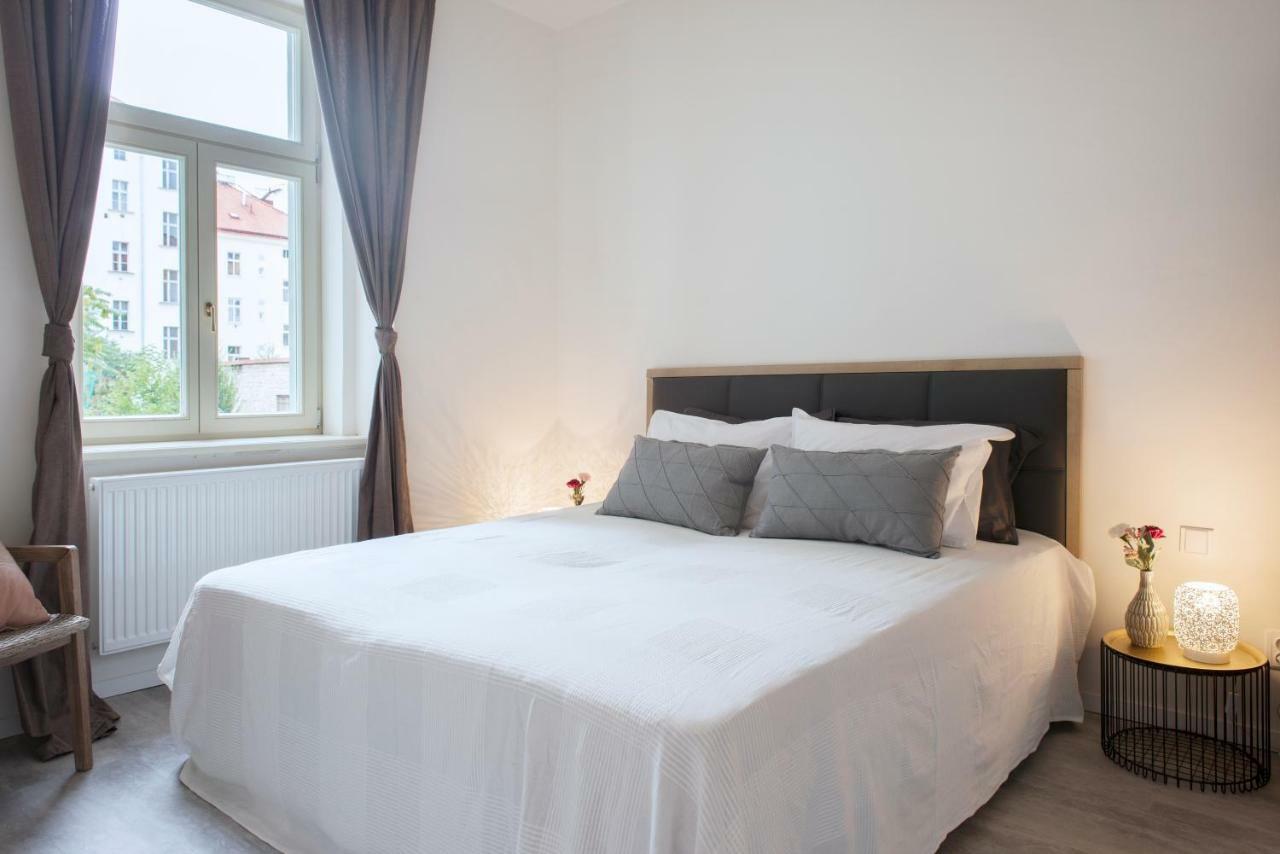 Kent Ridge Loft Apartment Прага Екстериор снимка