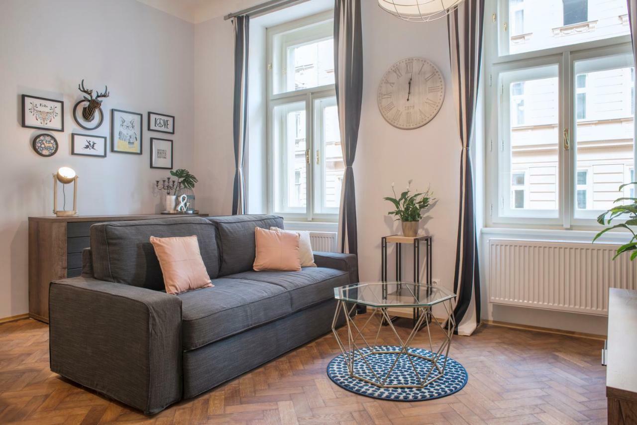 Kent Ridge Loft Apartment Прага Екстериор снимка