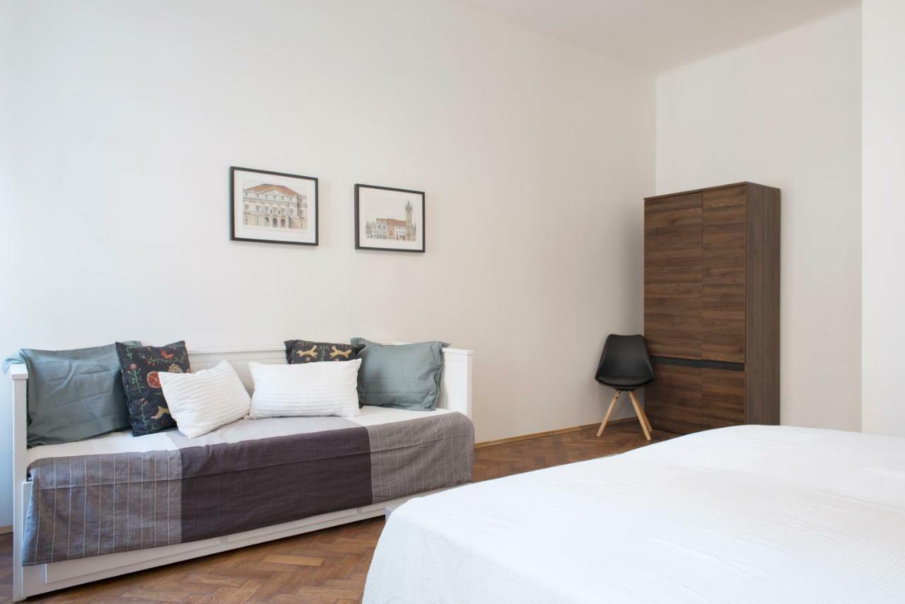 Kent Ridge Loft Apartment Прага Екстериор снимка
