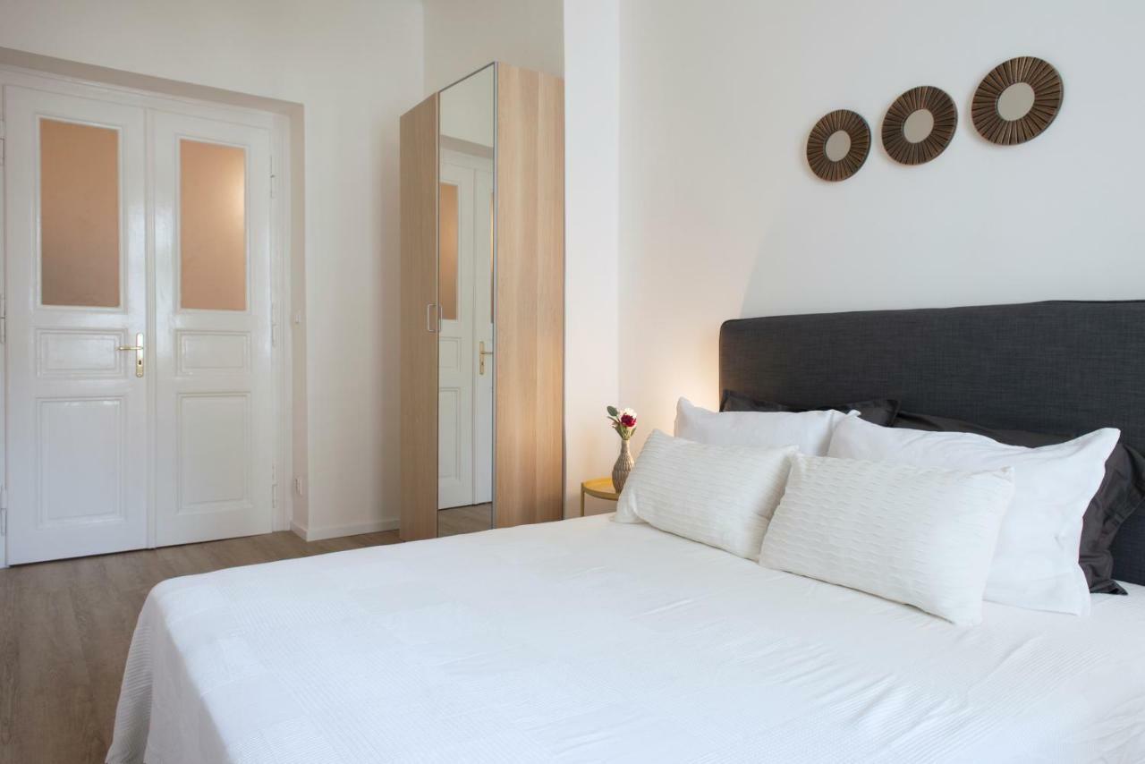 Kent Ridge Loft Apartment Прага Екстериор снимка