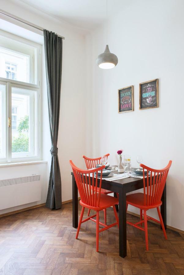 Kent Ridge Loft Apartment Прага Екстериор снимка