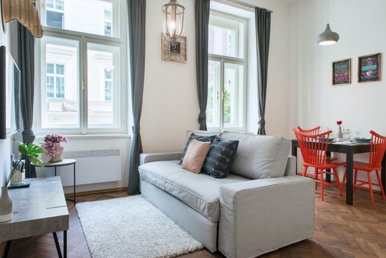 Kent Ridge Loft Apartment Прага Екстериор снимка