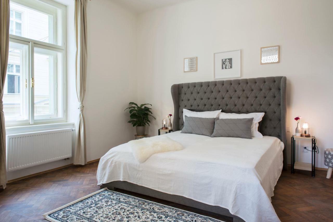 Kent Ridge Loft Apartment Прага Екстериор снимка