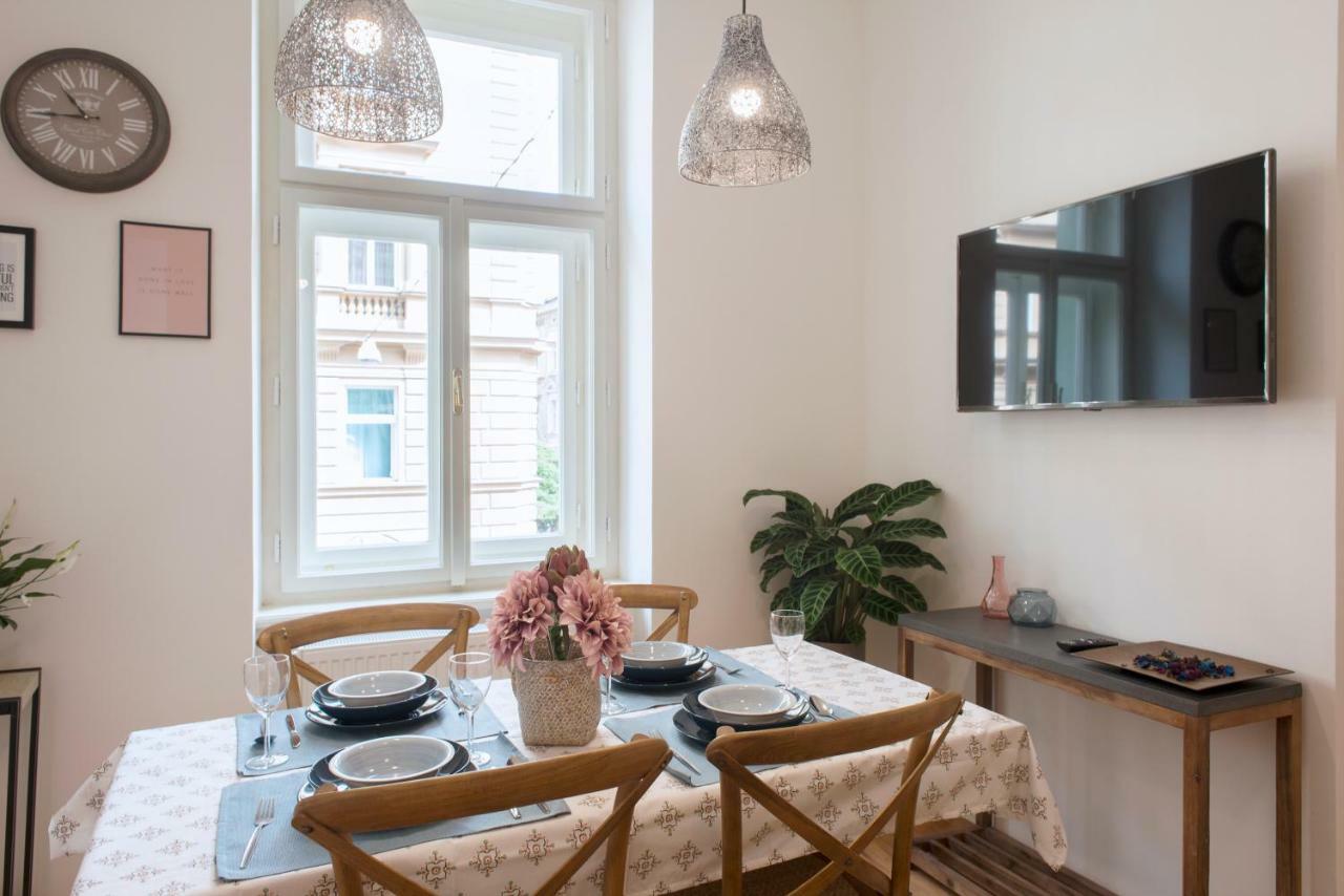 Kent Ridge Loft Apartment Прага Екстериор снимка